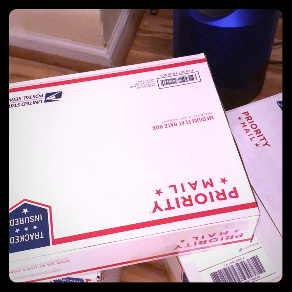 Fast shipper 🏃🏾♂️📦📬 - Picture 2 of 3